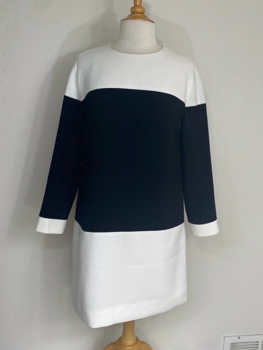 Kate Spade Women's Black Off White Colorblock Classic Shift Dress Size 6 Preppy